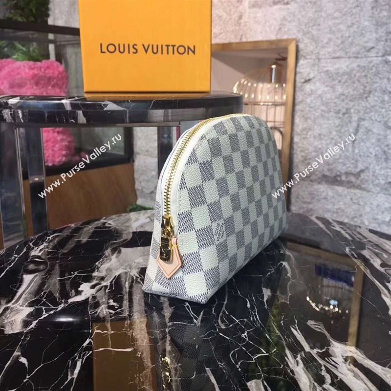 Louis Vuitton pouch 134443