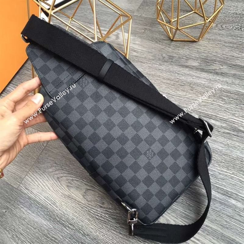 Louis Vuitton Avenue 134150