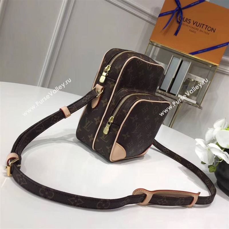 Louis Vuitton cross body bag 138371