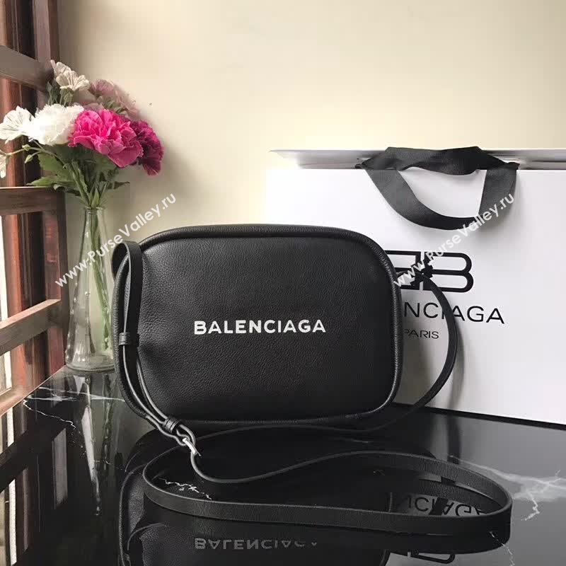 Balenciaga Camera bag 148958