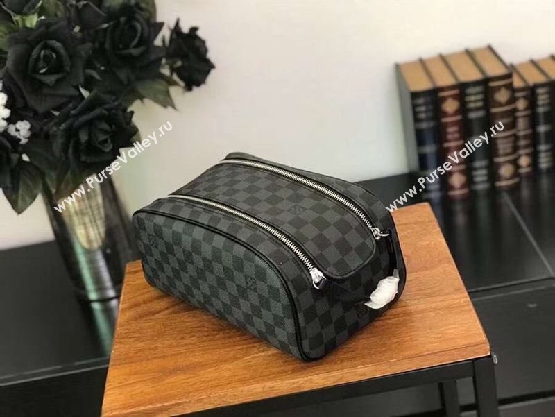 Louis Vuitton Cosmetic bag 149073