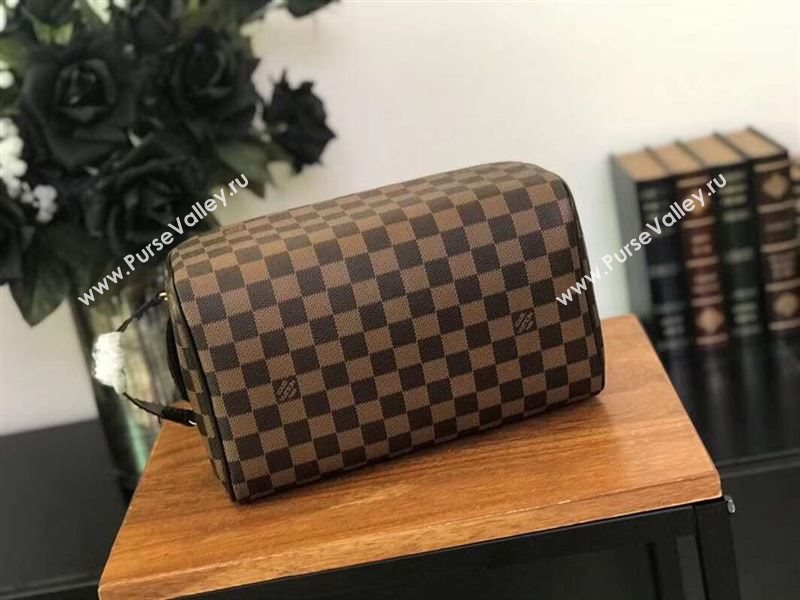 Louis Vuitton Cosmetic bag 149065