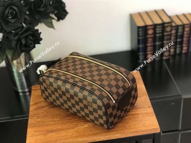 Louis Vuitton Cosmetic bag 149065