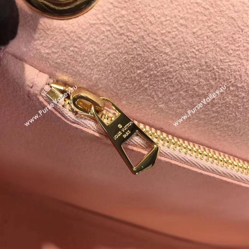 Louis Vuitton wight 143240