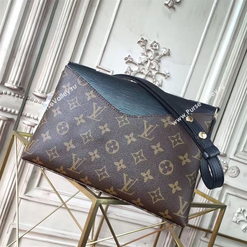 Louis Vuitton Saint Michel Bag 142833