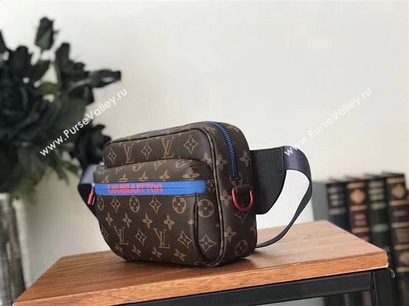 LOUIS VUITTON CATWALK MODELS MESSENGER BAG 142886