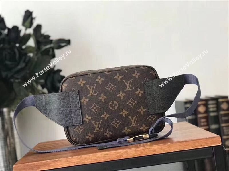 LOUIS VUITTON CATWALK MODELS MESSENGER BAG 142886