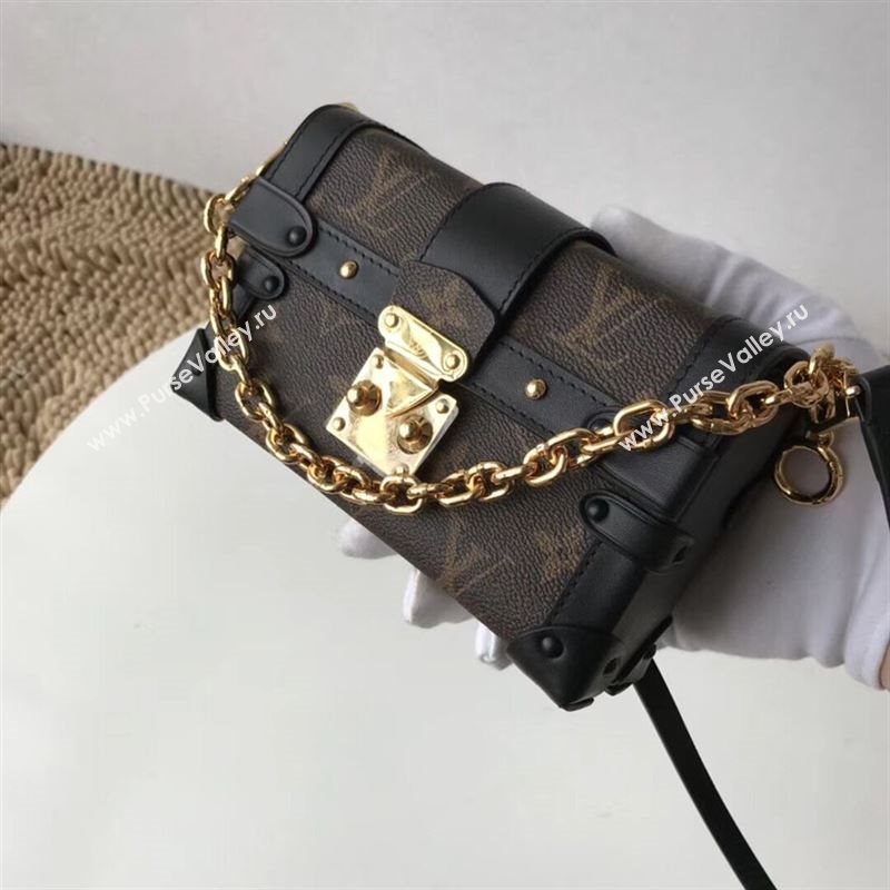 Louis vuitton ESSENTIAL TRUNK 145578