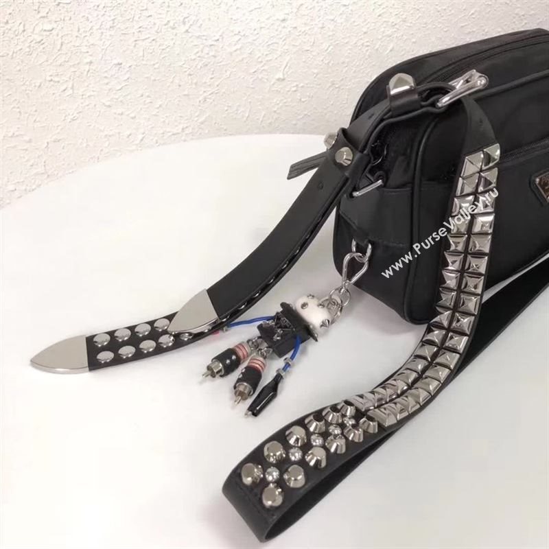Prada Nylon Shoulder Bags 159325
