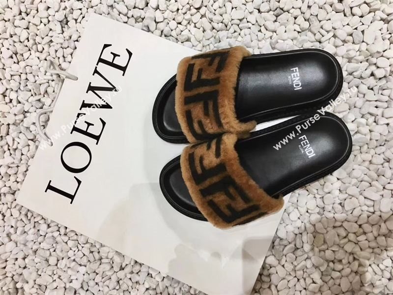 Fendi Slippers 181821