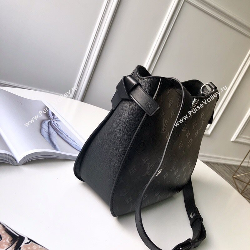 LOUIS VUITTON Very Hobo Bag 186018