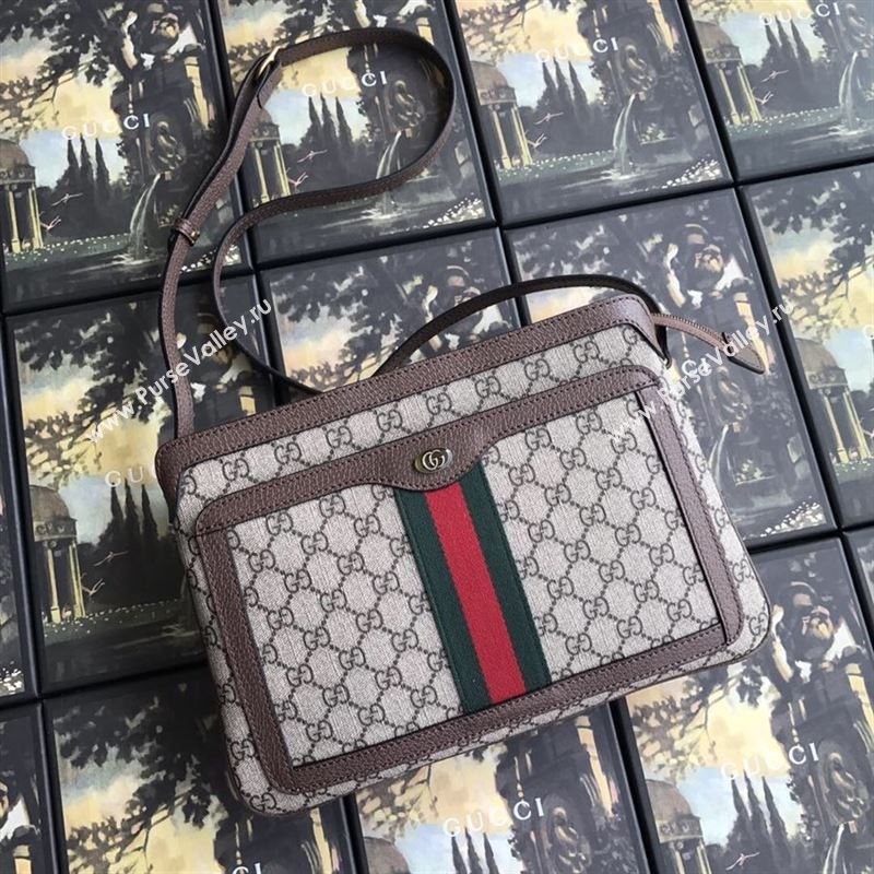 Gucci GG Supreme Shoulder Bag 186530