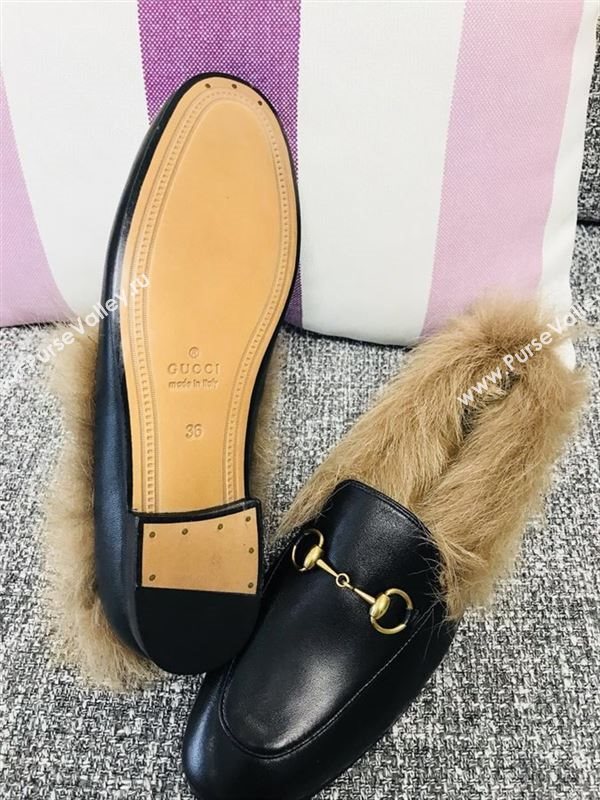 Gucci Princetown Leather Slippers 181052