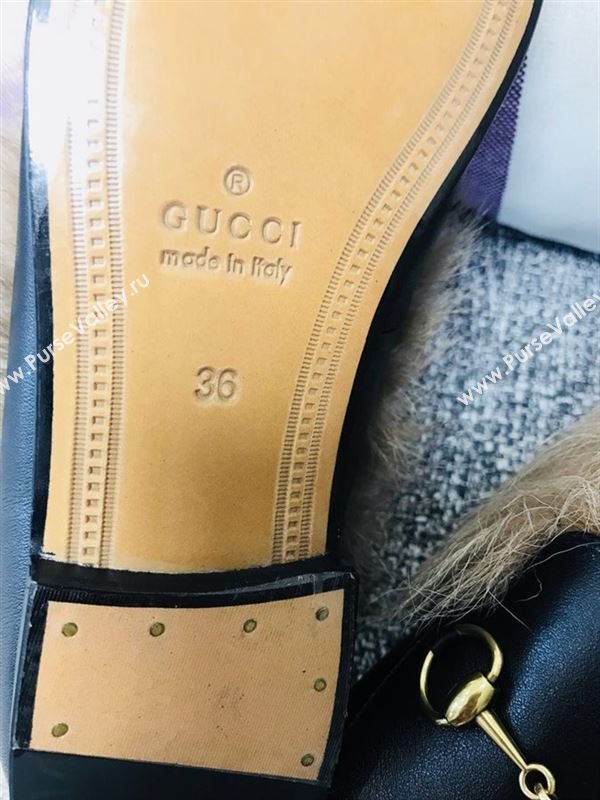 Gucci Princetown Leather Slippers 181052