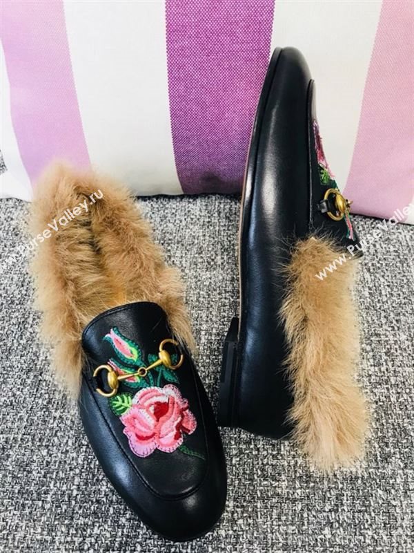 Gucci Princetown Leather Slippers 181072