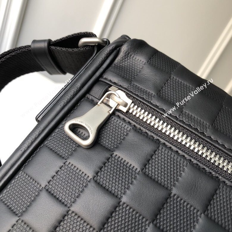 LOUIS VUITTON Messenger Bag 185665