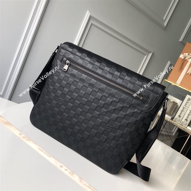 LOUIS VUITTON Messenger Bag 185703