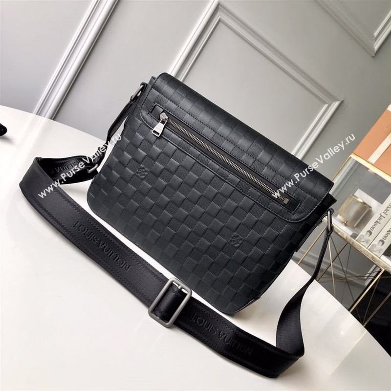 LOUIS VUITTON Messenger Bag 185716