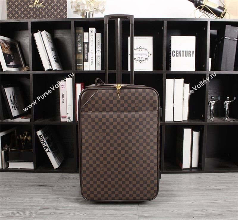 Louis Vuitton Travel box 192747