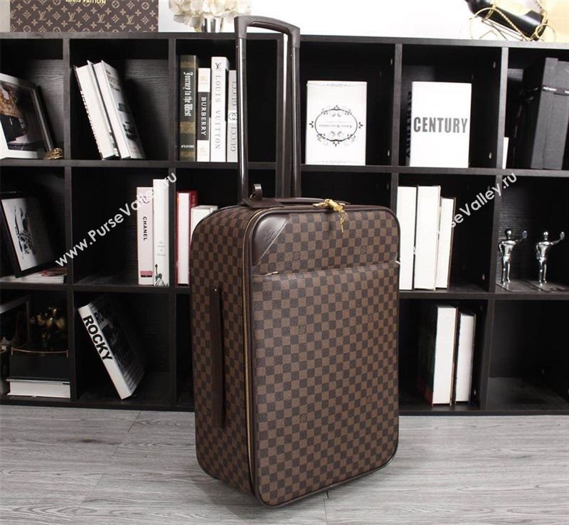 Louis Vuitton Travel box 192747