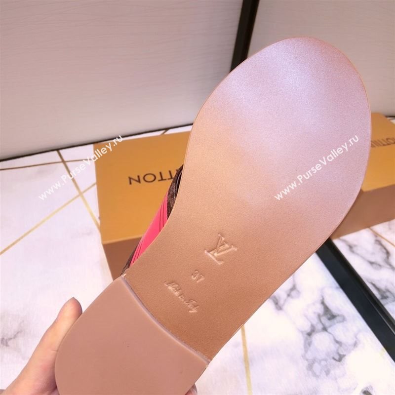 LOUIS VUITTON Slippers 190370