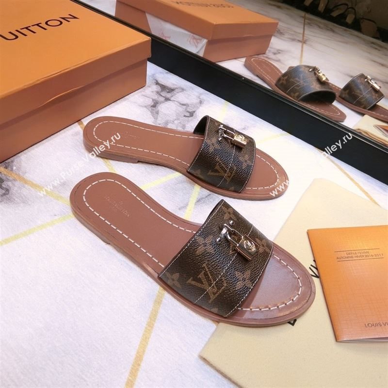 LOUIS VUITTON Lock Slippers 190434