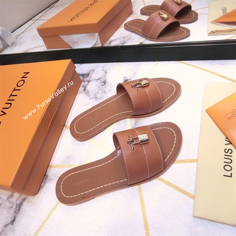 LOUIS VUITTON Lock Slippers 190437