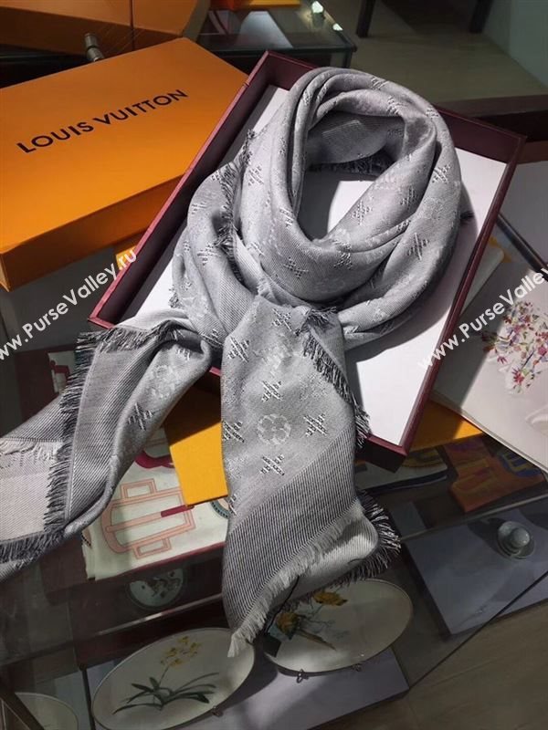 Louis Vuitton Scarf 199583