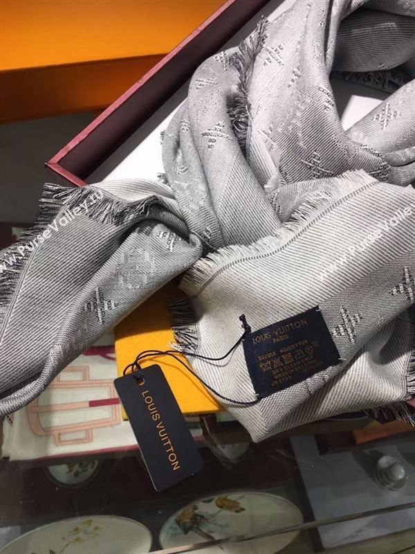 Louis Vuitton Scarf 199583