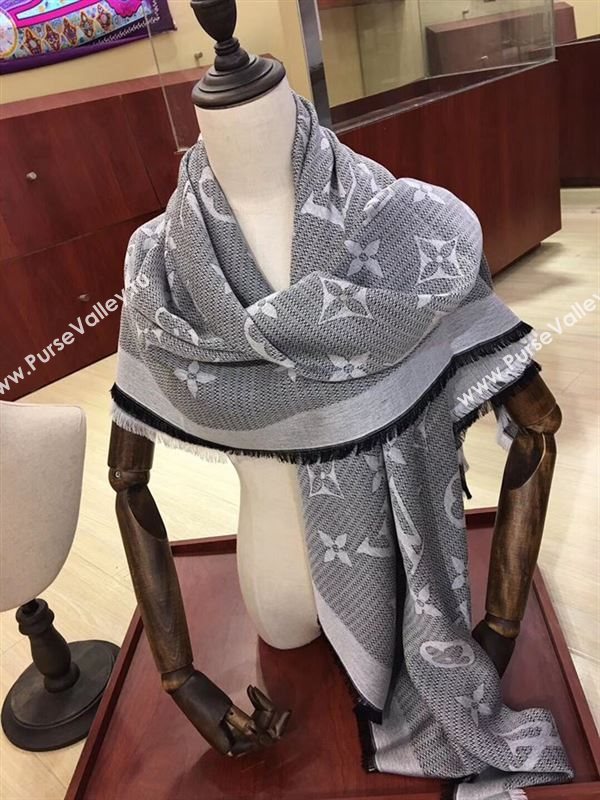 Louis Vuitton Scarf 199504