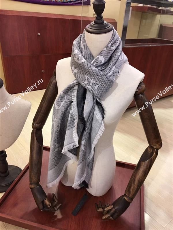 Louis Vuitton Scarf 199504