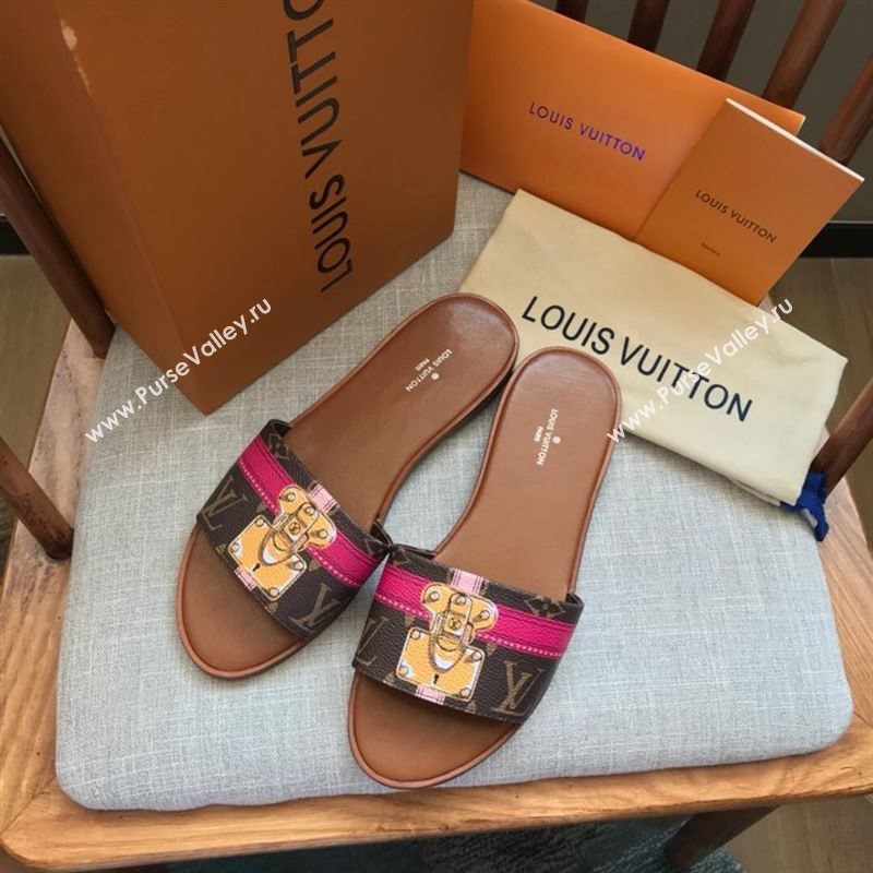 LOUIS VUITTON Slippers 190357