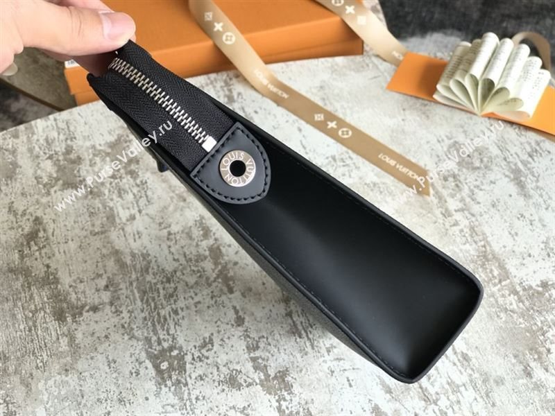 Louis Vuitton Pochette Voyage Clutch 207106