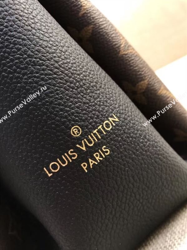 LOUIS VUITTON Sureme MM 206413