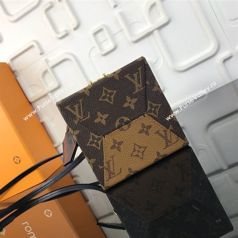 LOUIS VUITTON BLEECKER BOX 219591