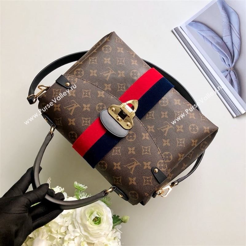 LOUIS VUITTON MESSENGER 220128