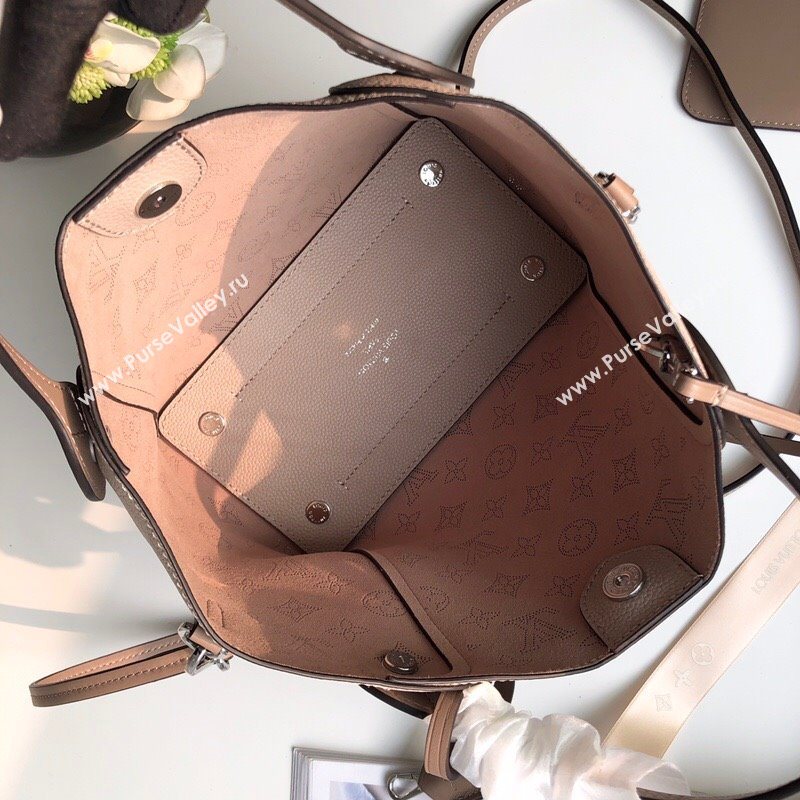 LOUIS VUITTON HINA 233023
