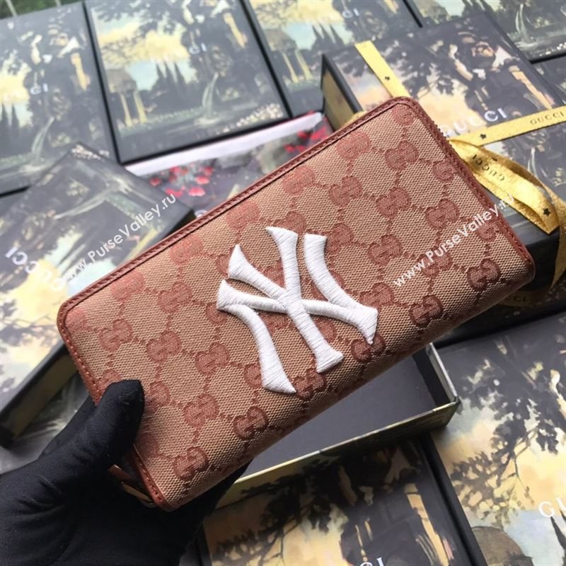 Gucci Wallets 242430