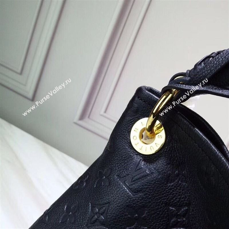 Louis Vuitton Artsy MM 244266