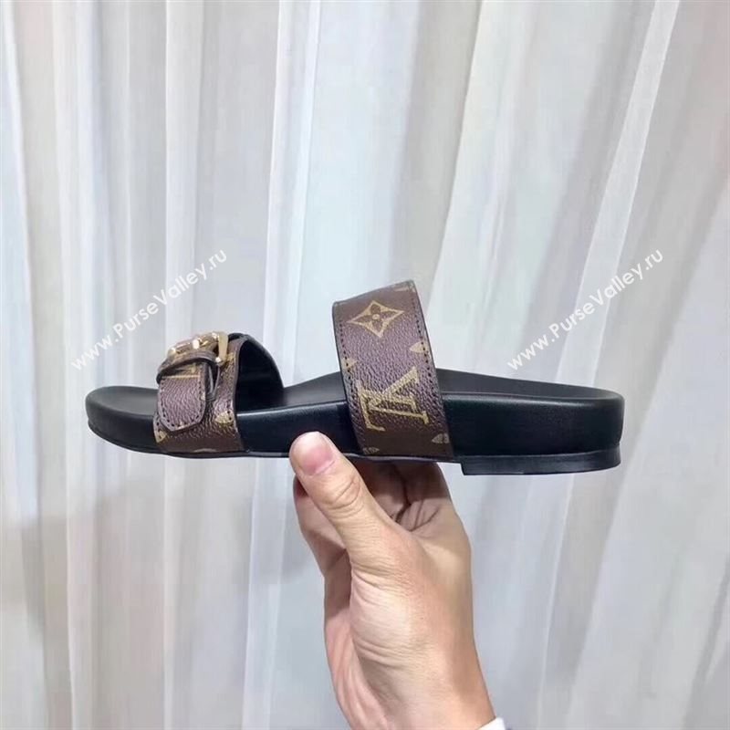 LOUIS VUITTON Slippers 247217