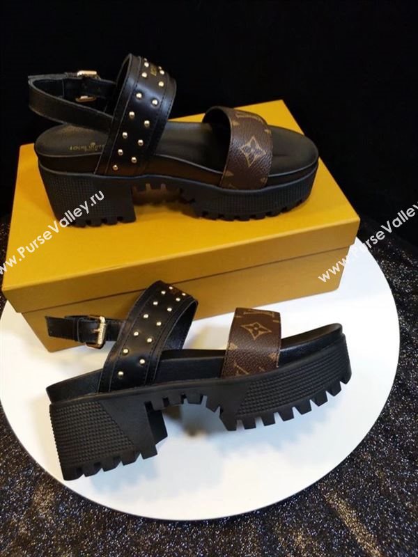 Louis Vuitton Sandals 254950