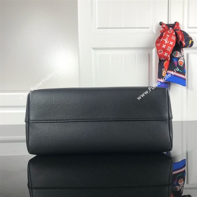 Louis Vuitton LOCKME HOBO 261439