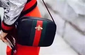 Gucci small shoulder tote black red v bag 6450