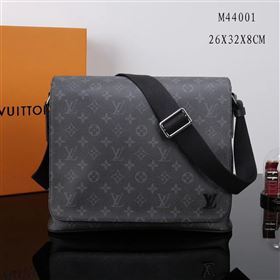 LV Louis Vuitton M44001 Messenger MM Explorer Bag Monogram Handbag