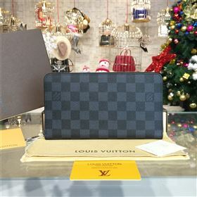 LOUIS VUITTON ZIPPY 9084