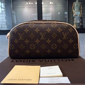 Louis Vuitton Cosmetic bag 46875