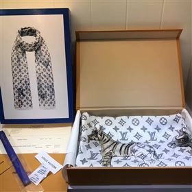 Louis Vuitton scarf 127400