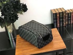 Louis Vuitton Cosmetic bag 149073