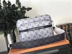 LOUIS VUITTON CATWALK MODELS MESSENGER BAG 142896