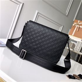 LOUIS VUITTON Messenger Bag 185716